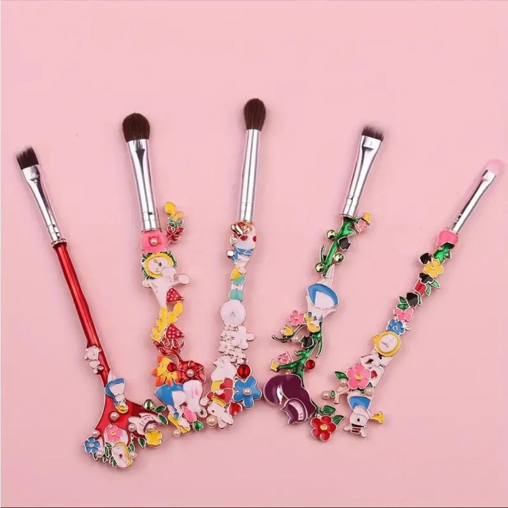 Disney Alice in Wonderland Makeup Brush Set, Eye Shadow Brush Set of 5